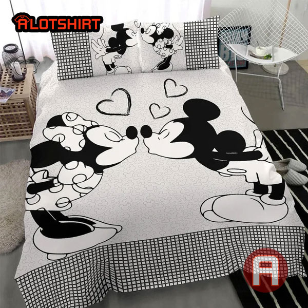 Mickey & Minnie Couple Black White Bedding Set